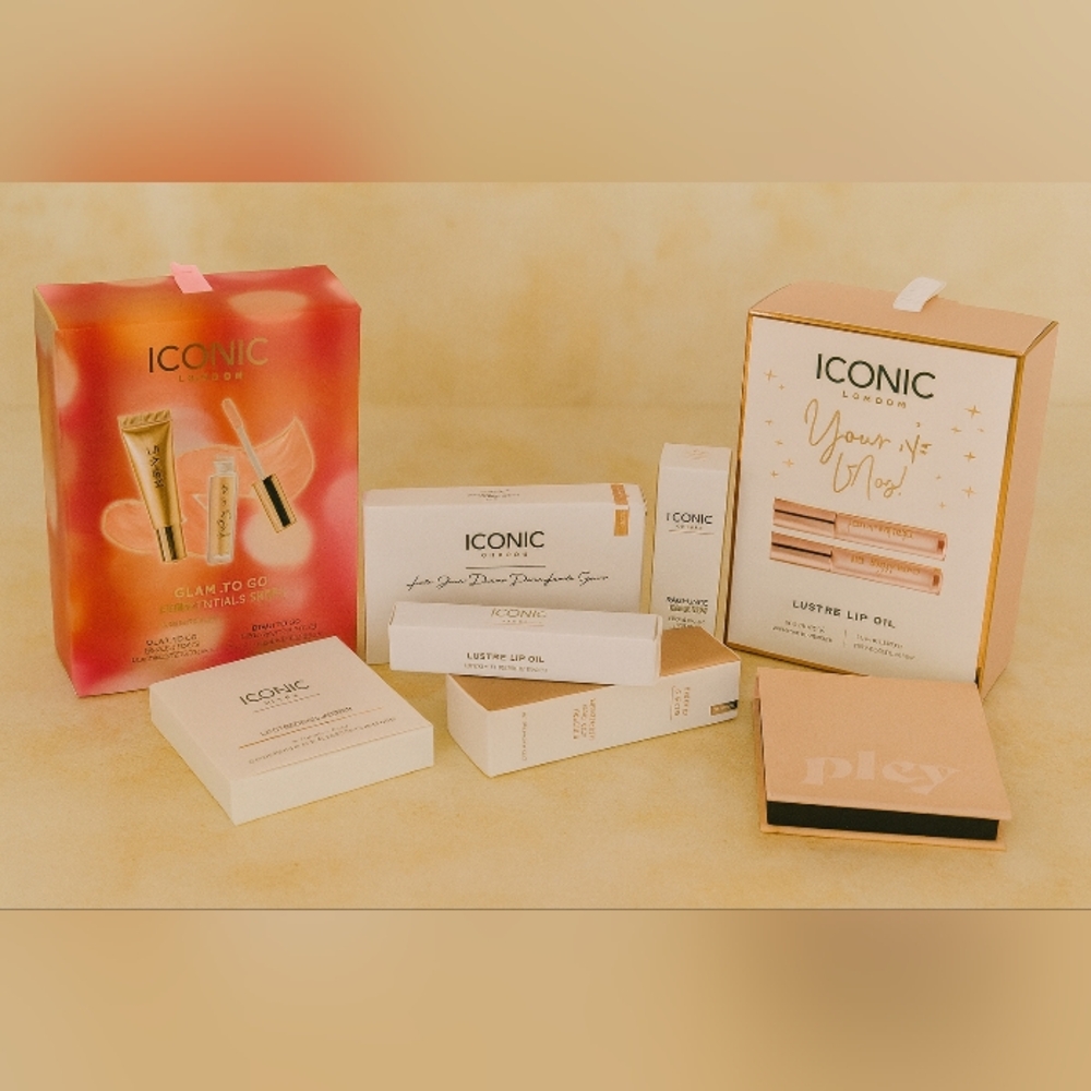 ICONIC LONDON MAKEUP BUNDLE!